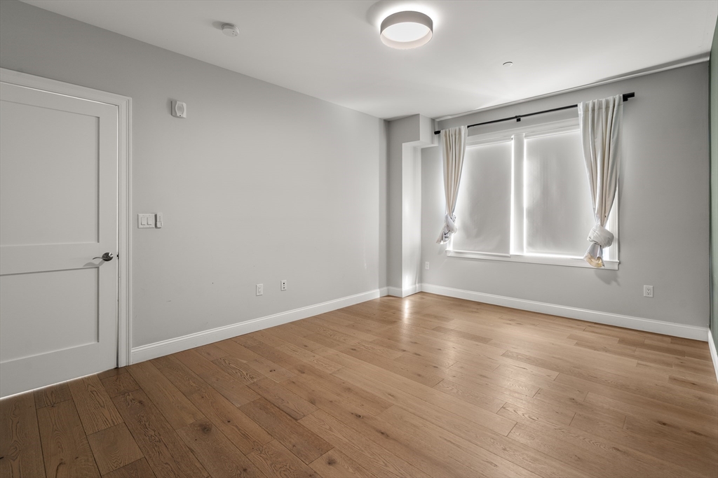54 Pleasant Street # 4