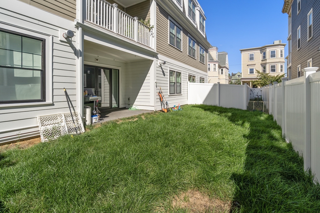 54 Pleasant Street # 4