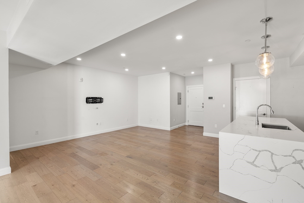54 Pleasant Street # 4