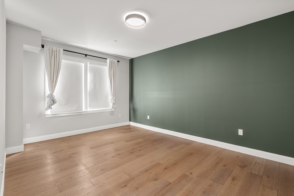 54 Pleasant Street # 4