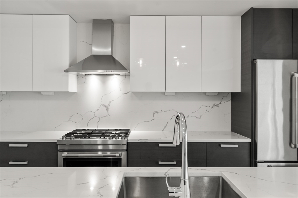 54 Pleasant Street # 4
