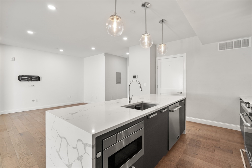 54 Pleasant Street # 4