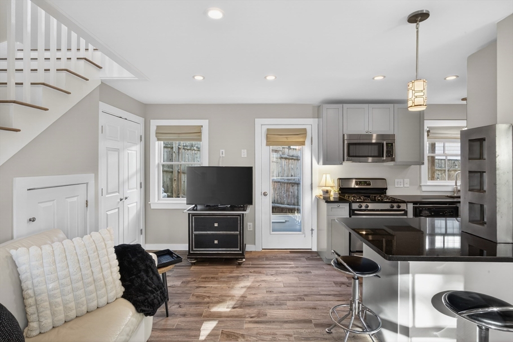 16 Conwell Street Unit 3