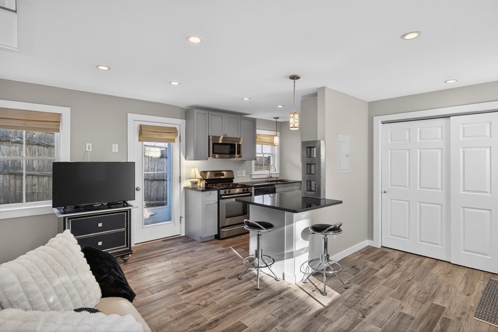 16 Conwell Street Unit 3