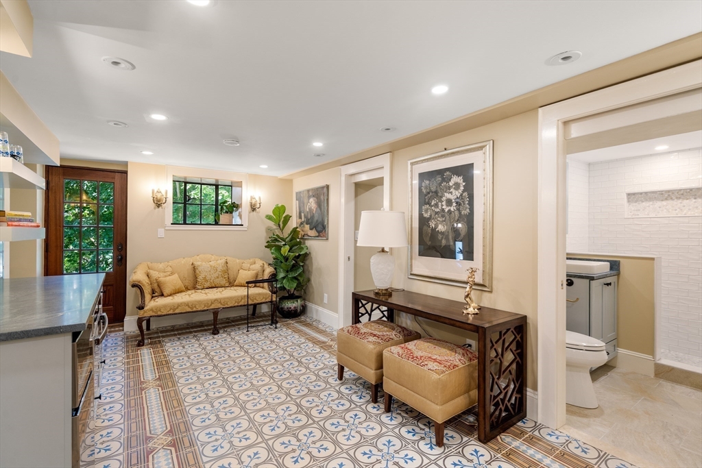 63 Crabtree Rd