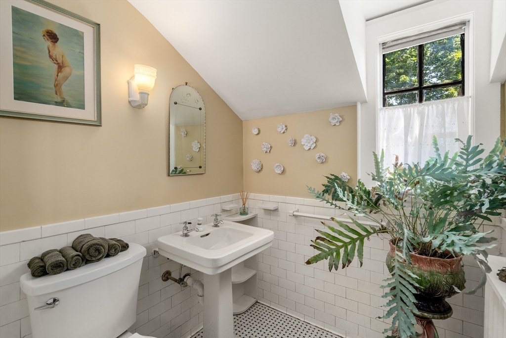 63 Crabtree Rd