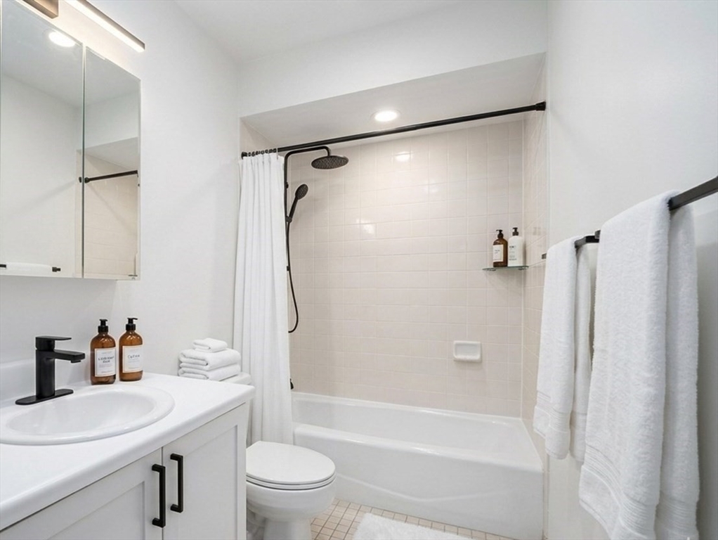48 Dwight St # 5