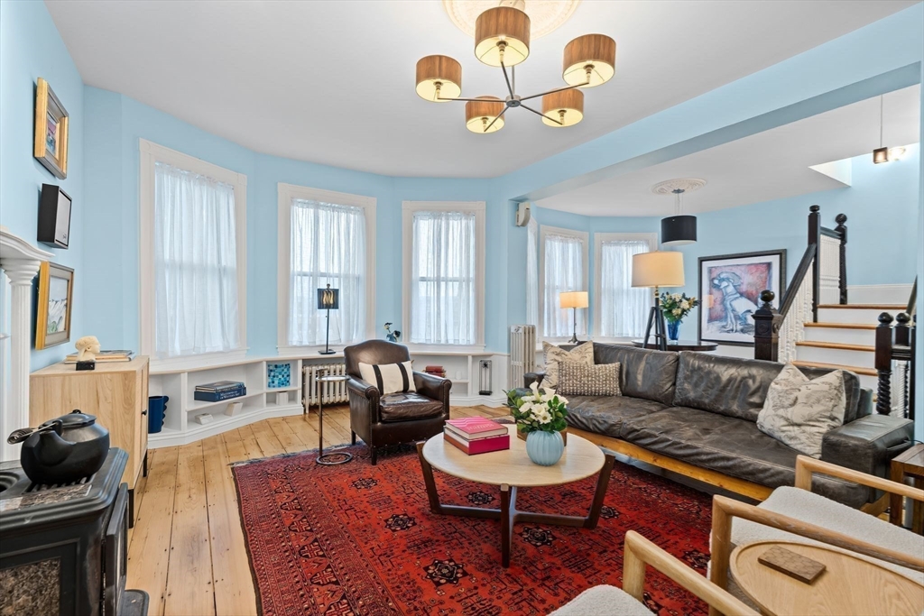 10 Dewolf St # 2