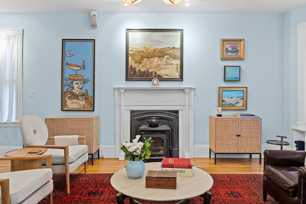 10 Dewolf St # 2