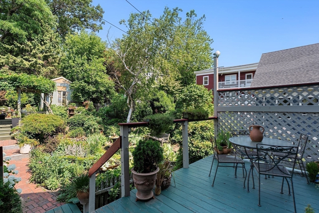 10 Dewolf St # 2