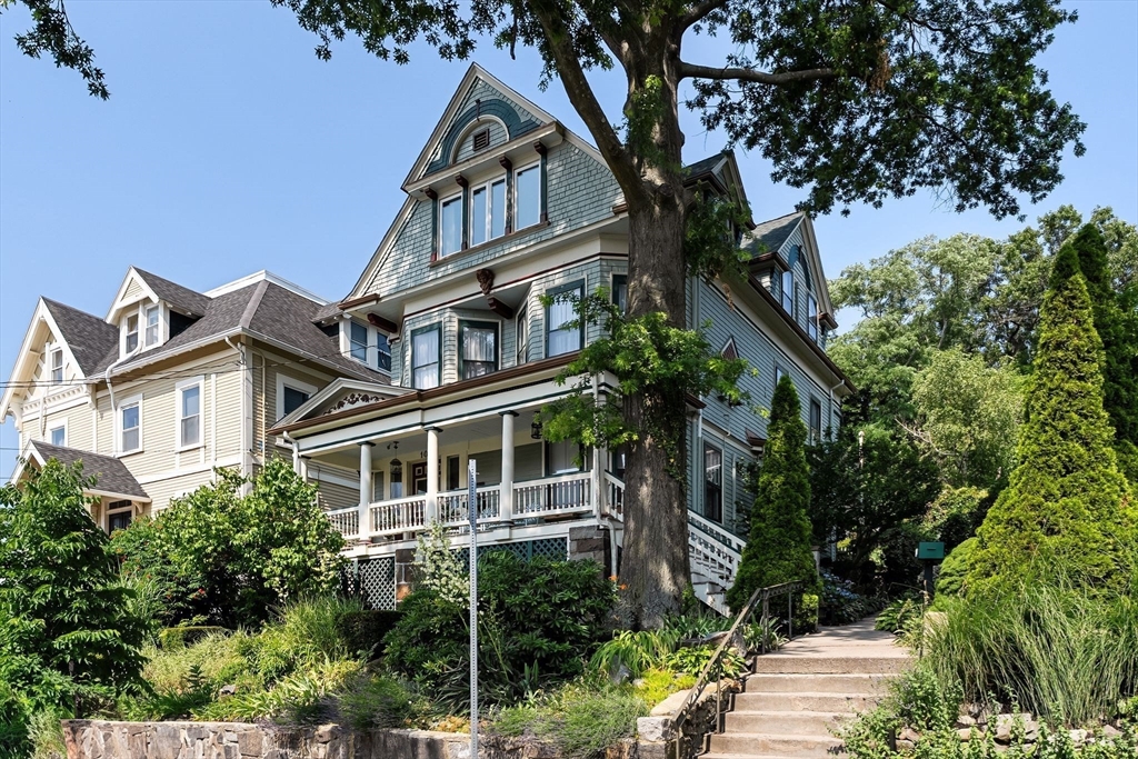 10 Dewolf St # 2