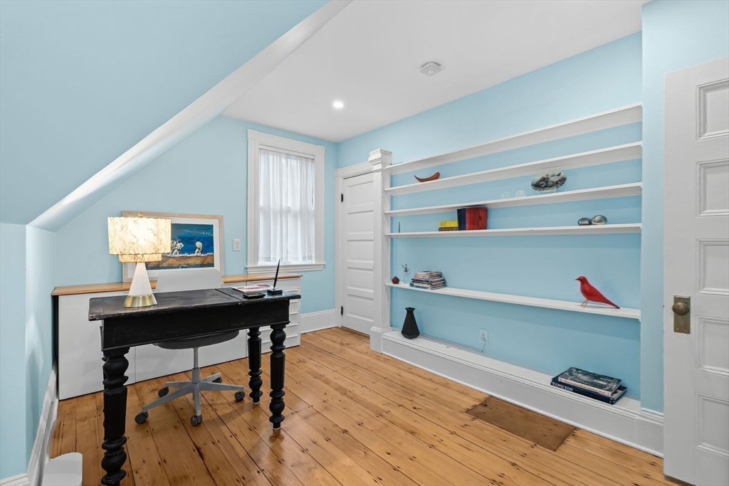 10 Dewolf St # 2