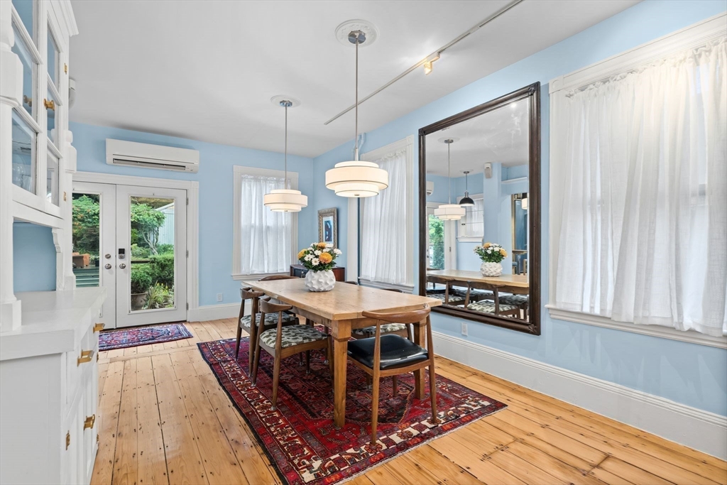10 Dewolf St # 2