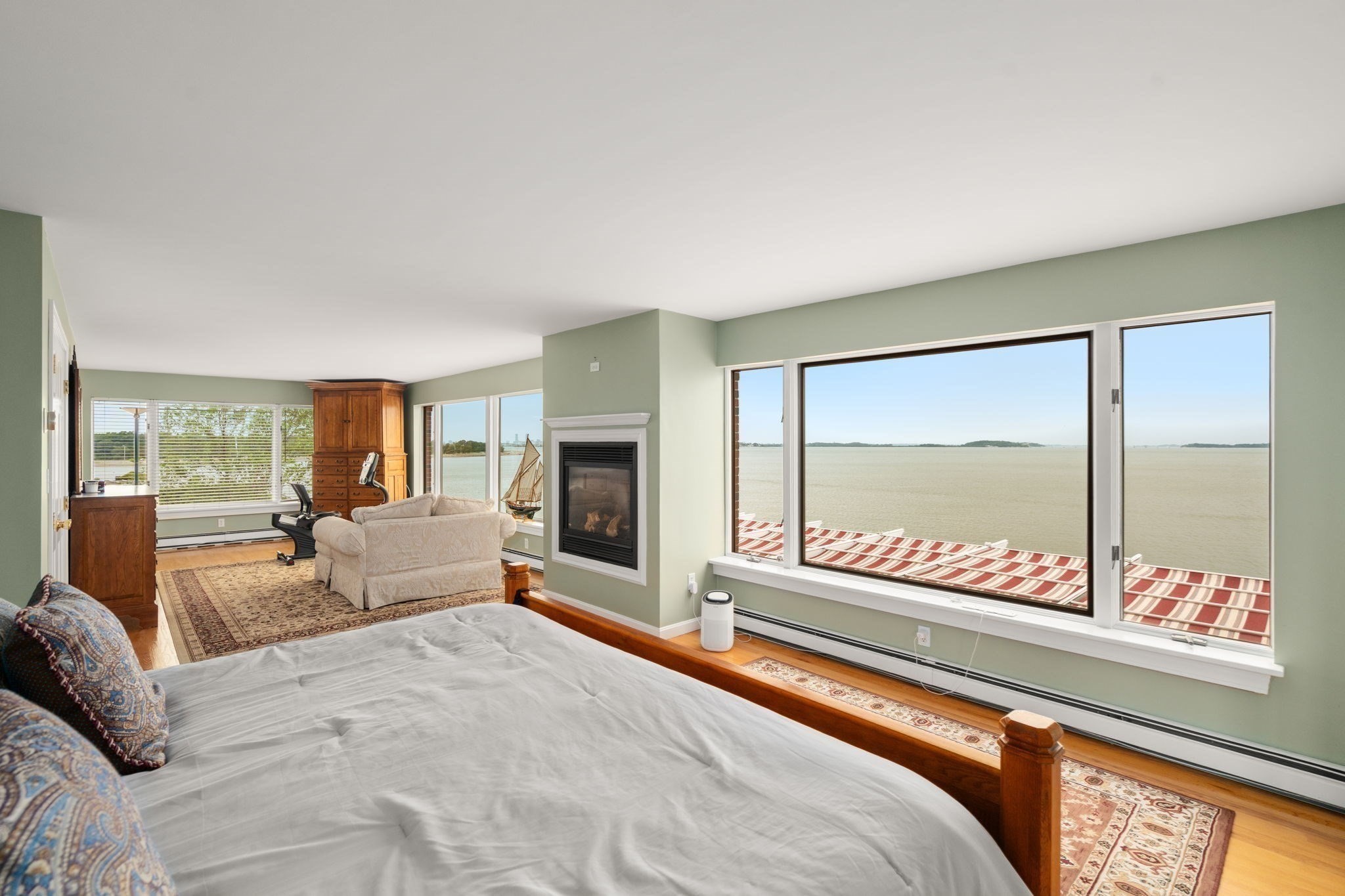 128 Shore Ave