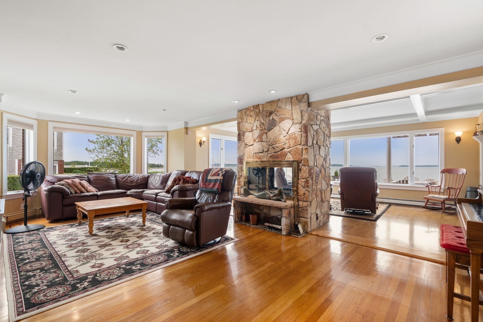 128 Shore Ave