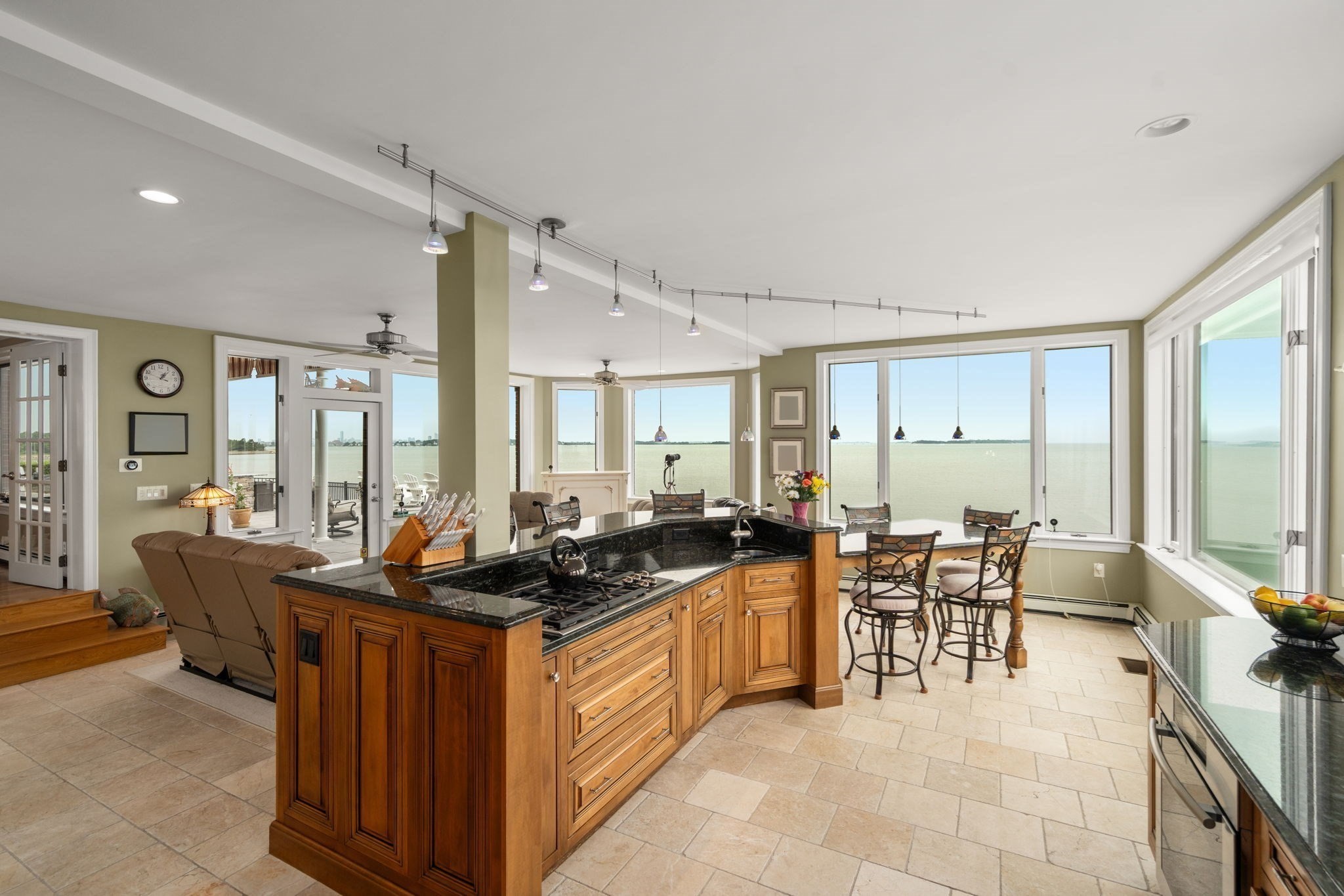 128 Shore Ave