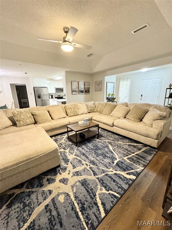 2821 QUAIL Cove
