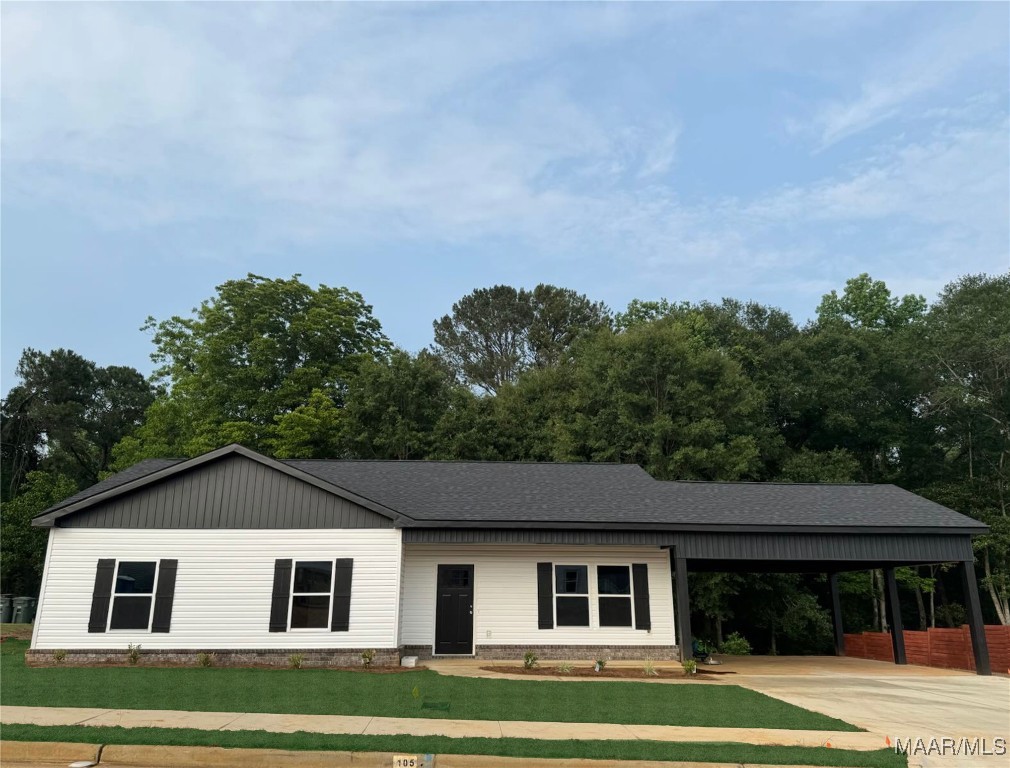 105 Neenan Drive