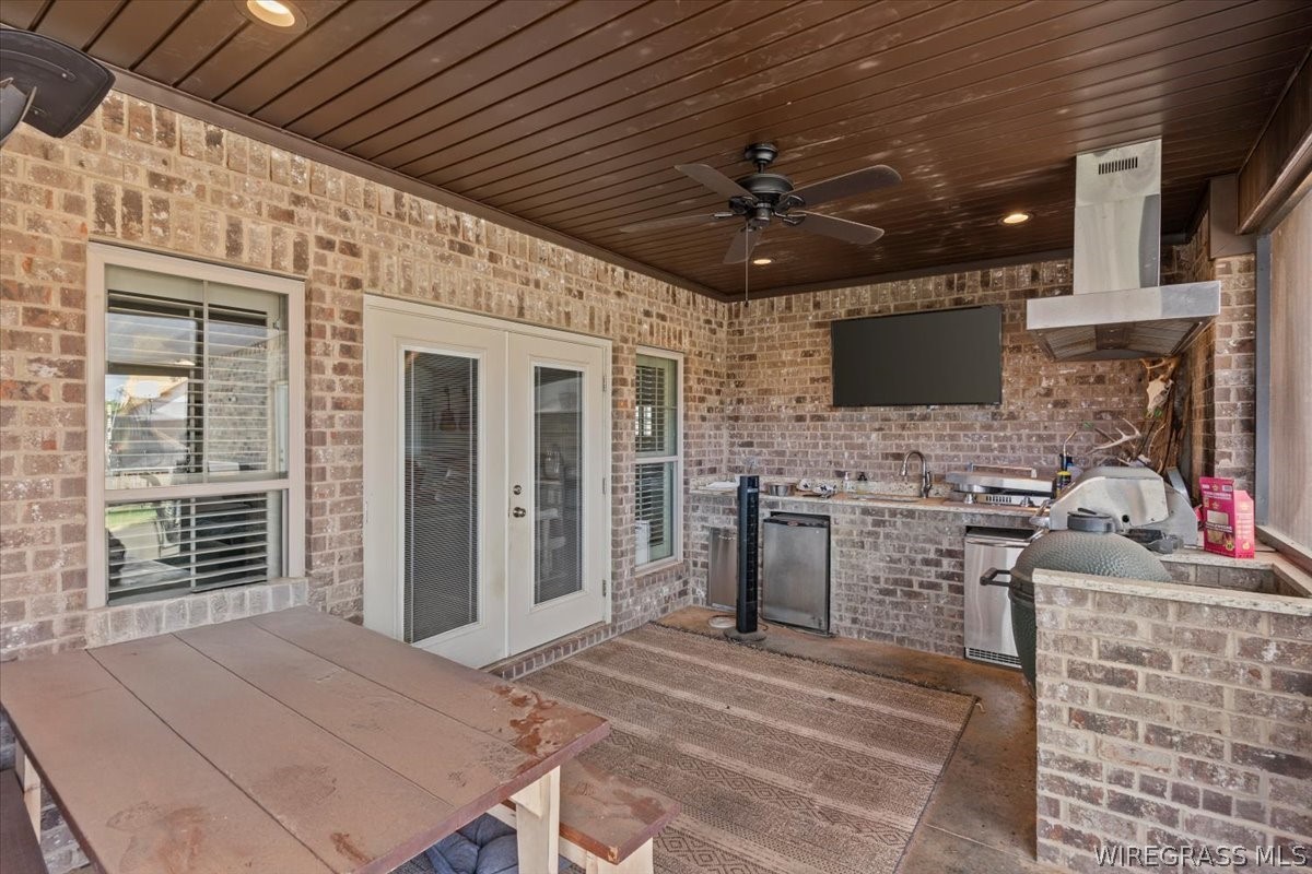 200 Central Park Circle