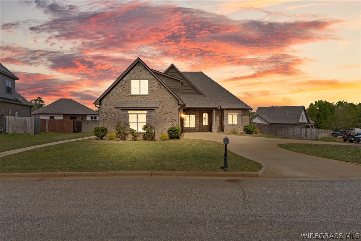 200 Central Park Circle