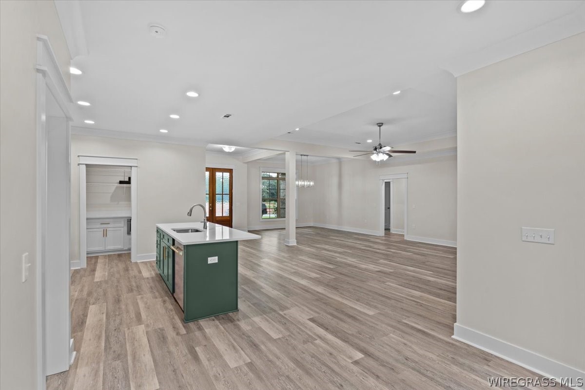 317 MULLHOLLAND Drive