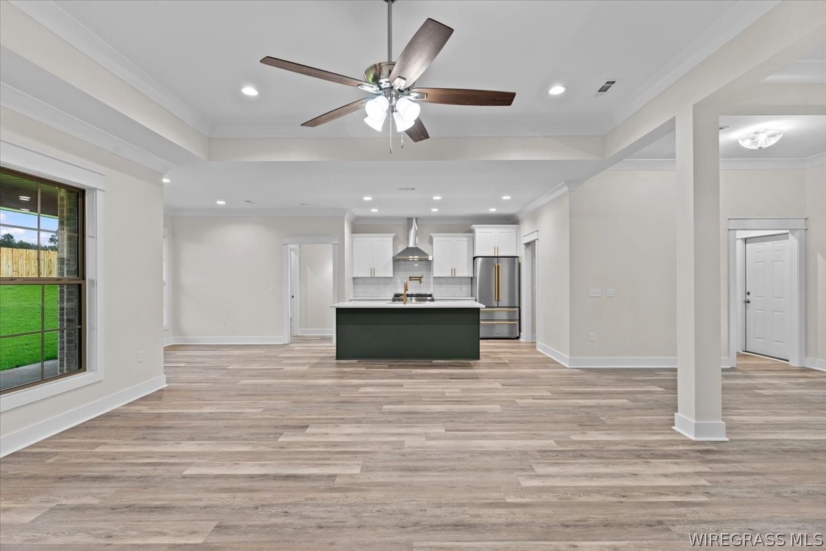 317 MULLHOLLAND Drive