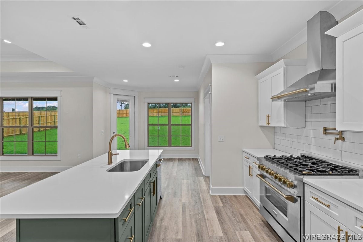 317 MULLHOLLAND Drive