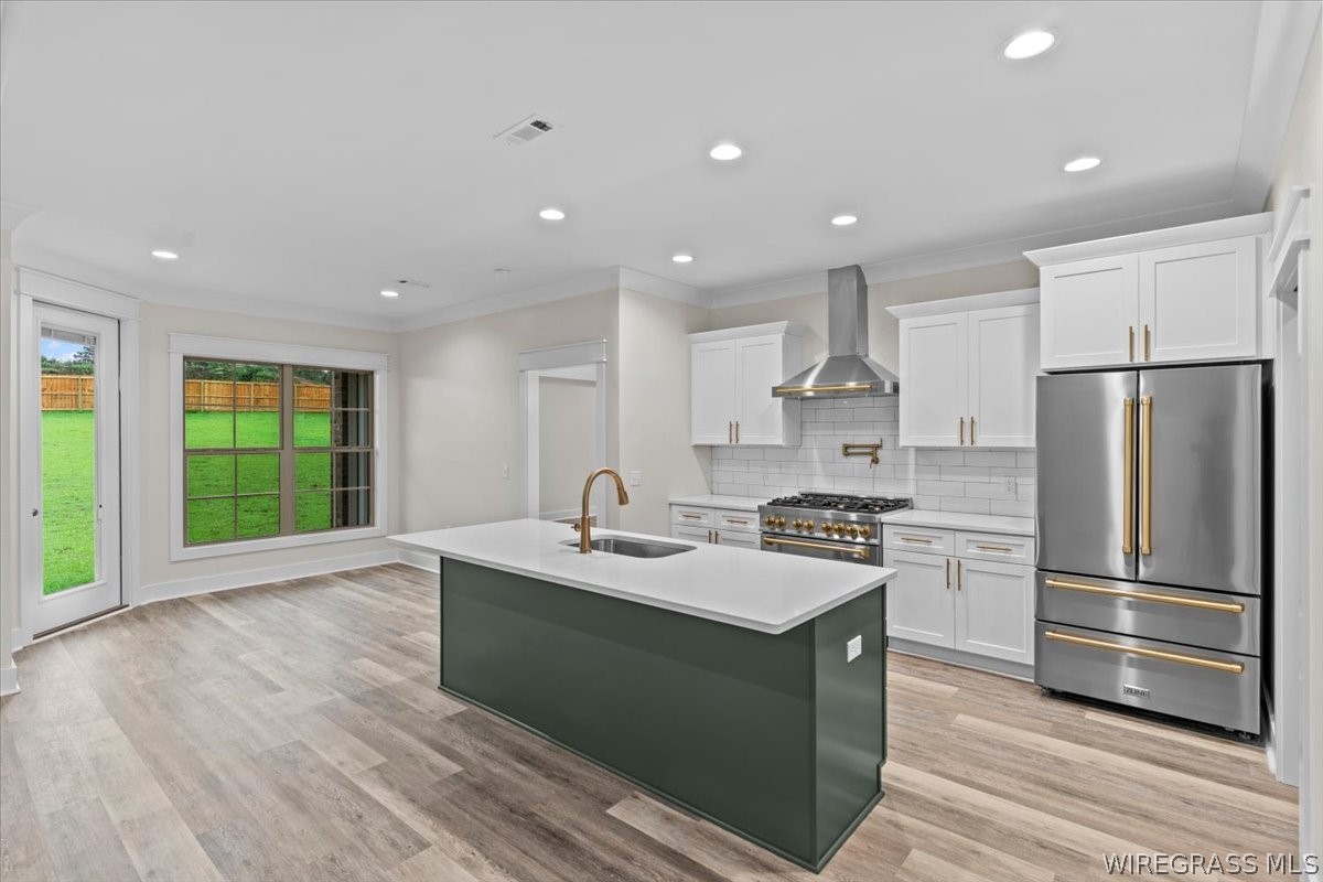 317 MULLHOLLAND Drive