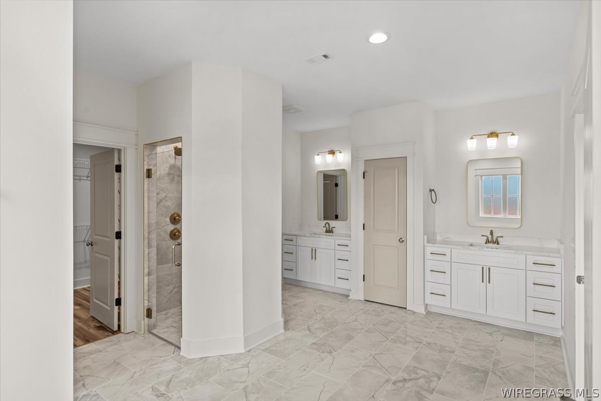 315 MULLHOLLAND Drive