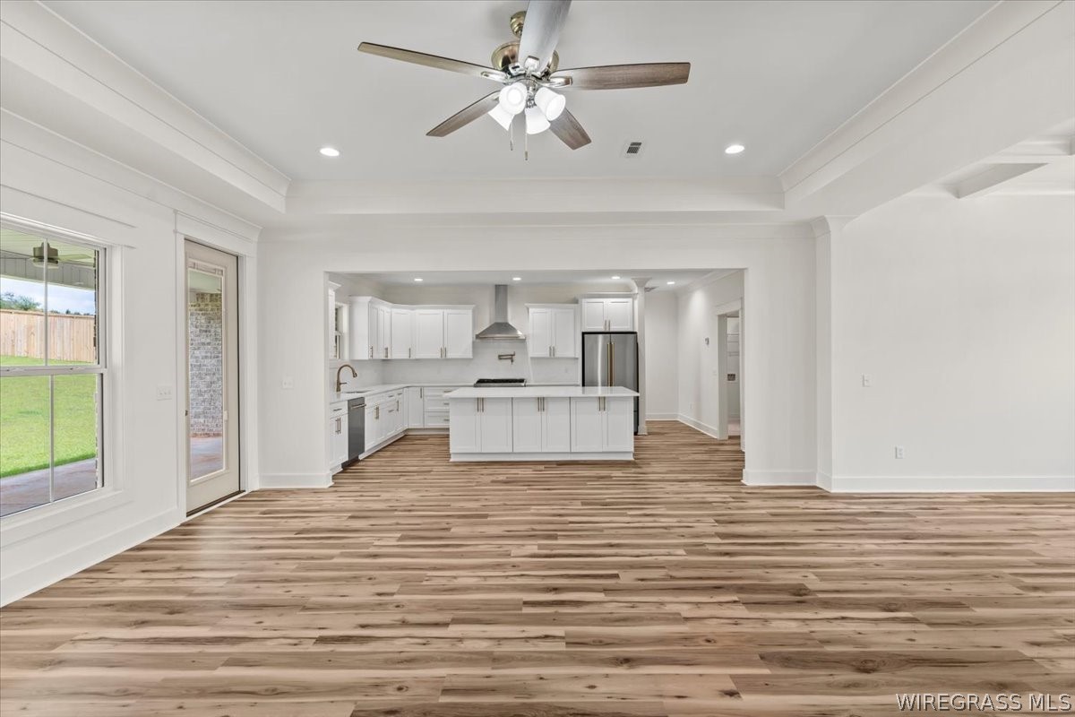 315 MULLHOLLAND Drive