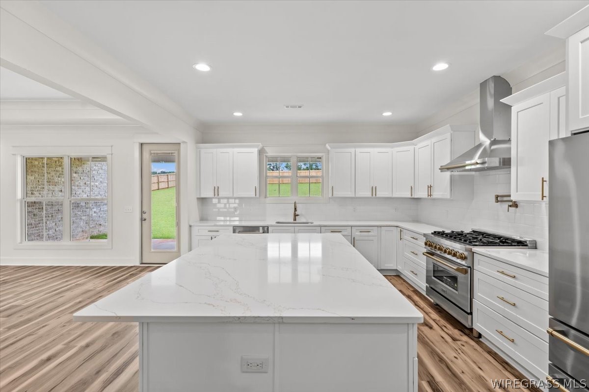 315 MULLHOLLAND Drive
