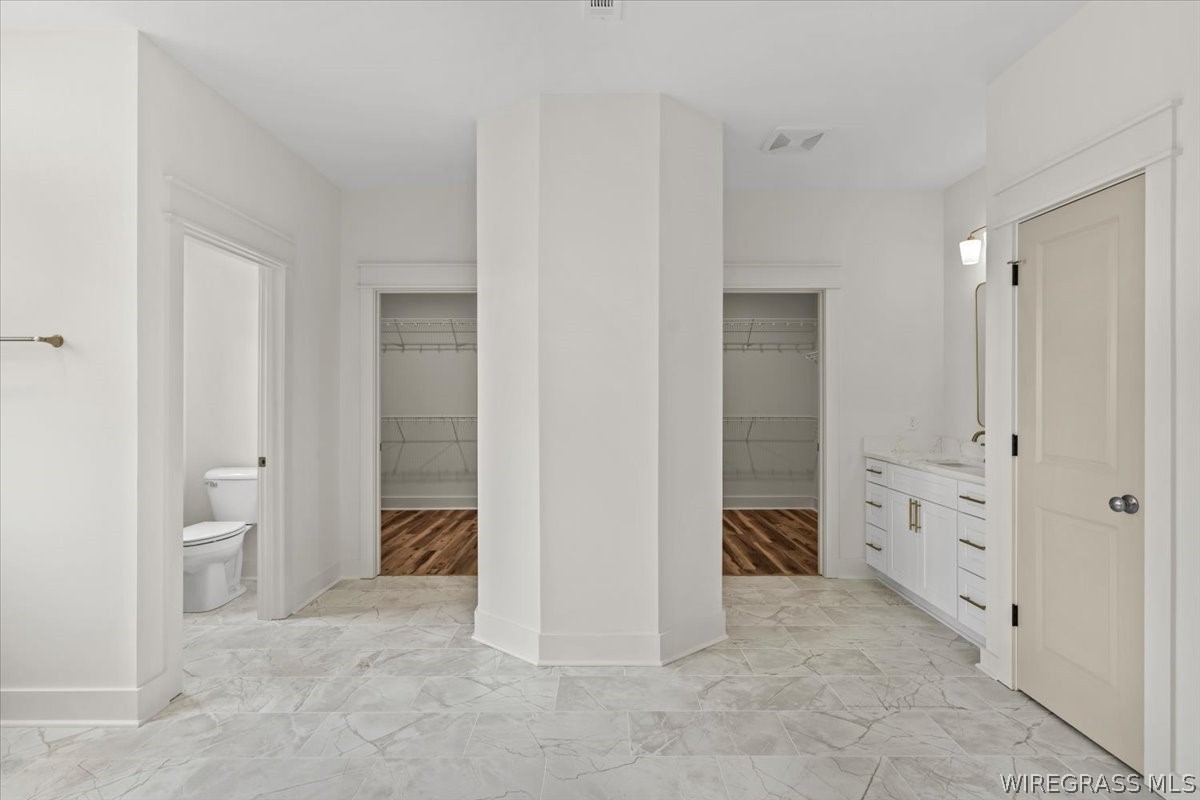 315 MULLHOLLAND Drive