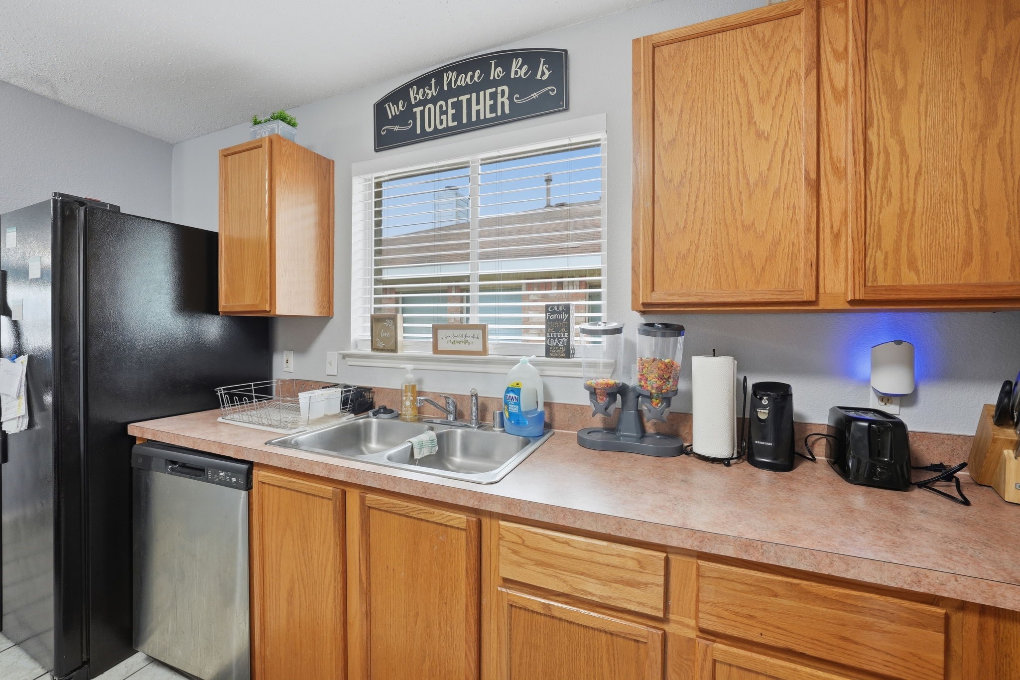 2458 Manchester Lane