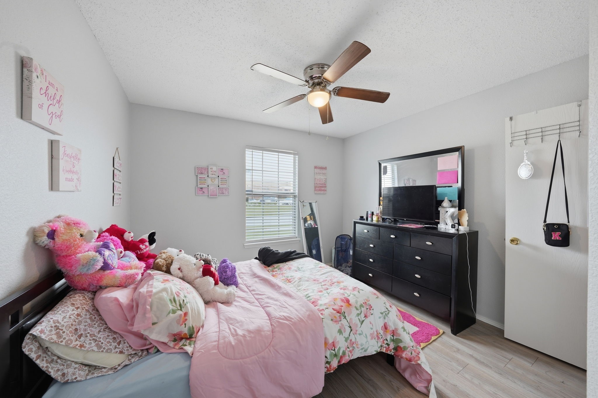 2458 Manchester Lane