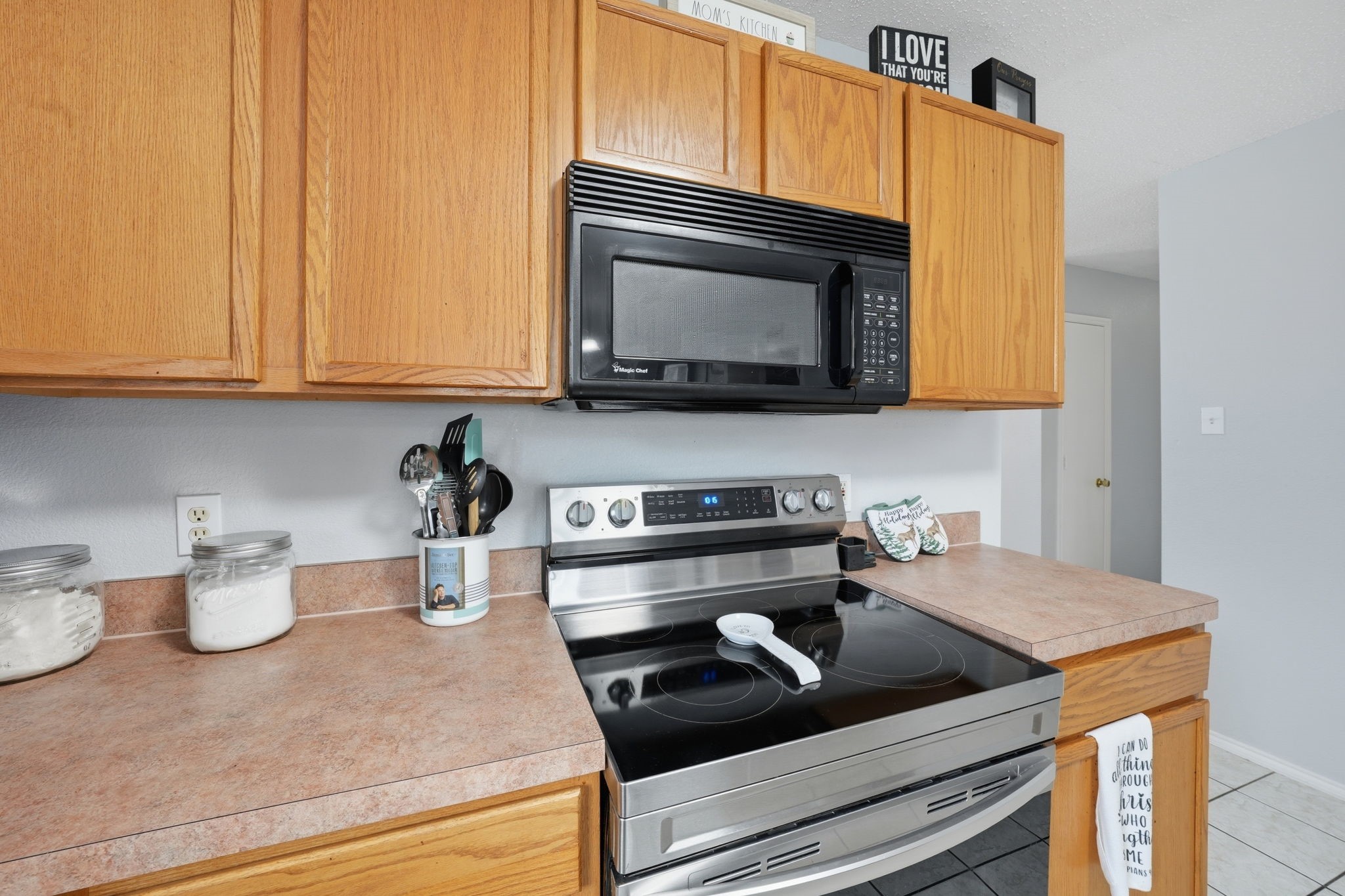 2458 Manchester Lane