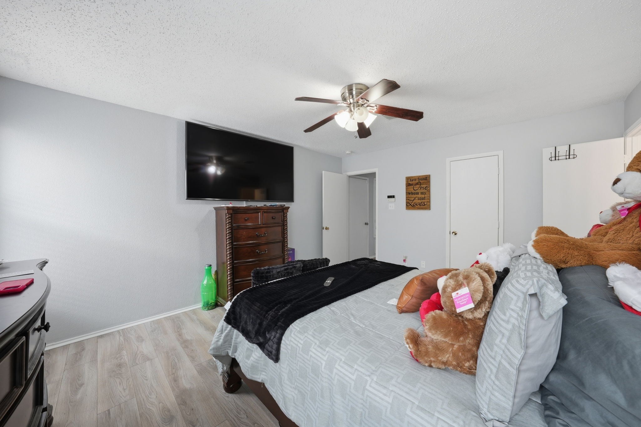 2458 Manchester Lane