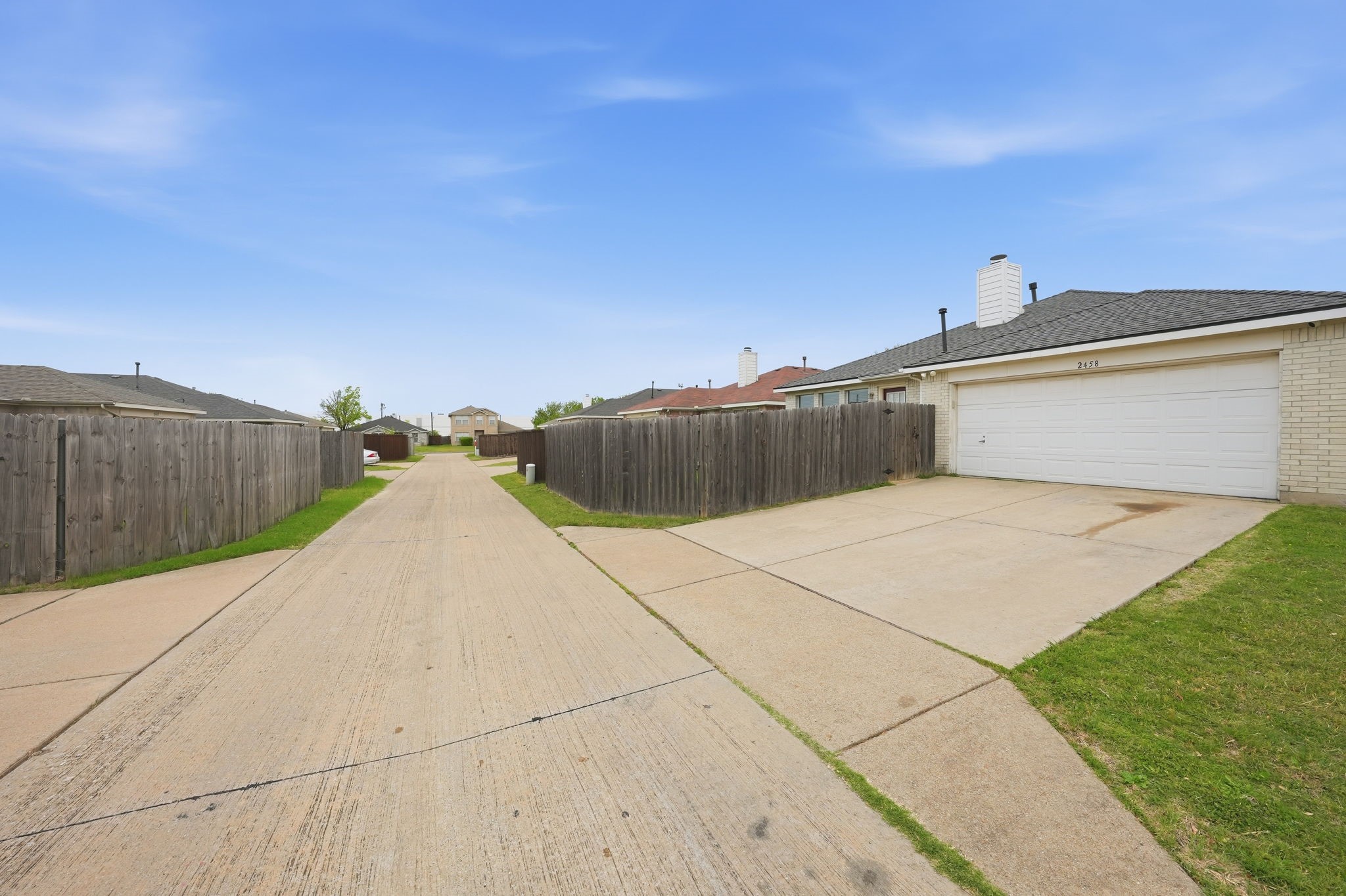 2458 Manchester Lane