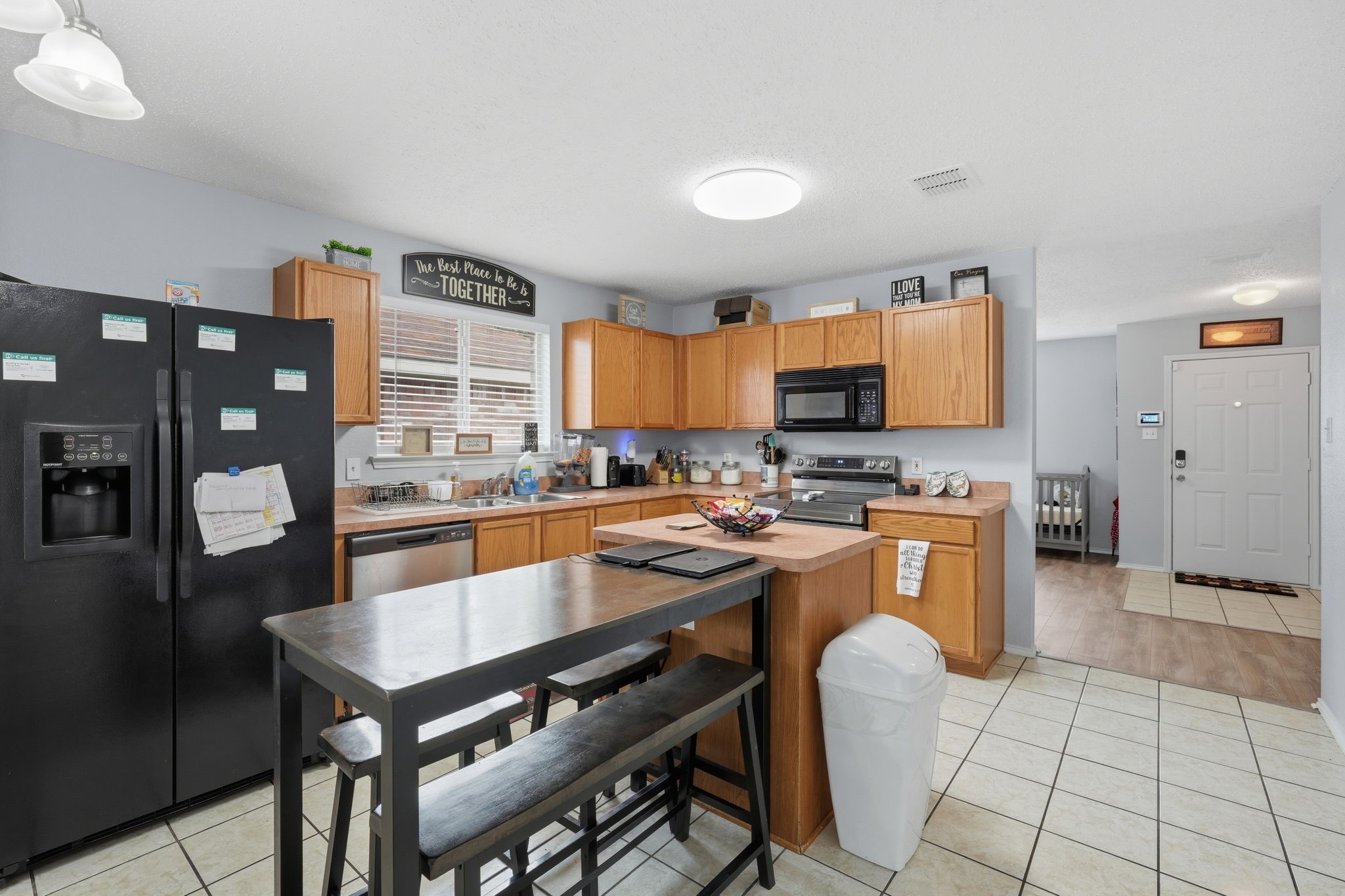 2458 Manchester Lane