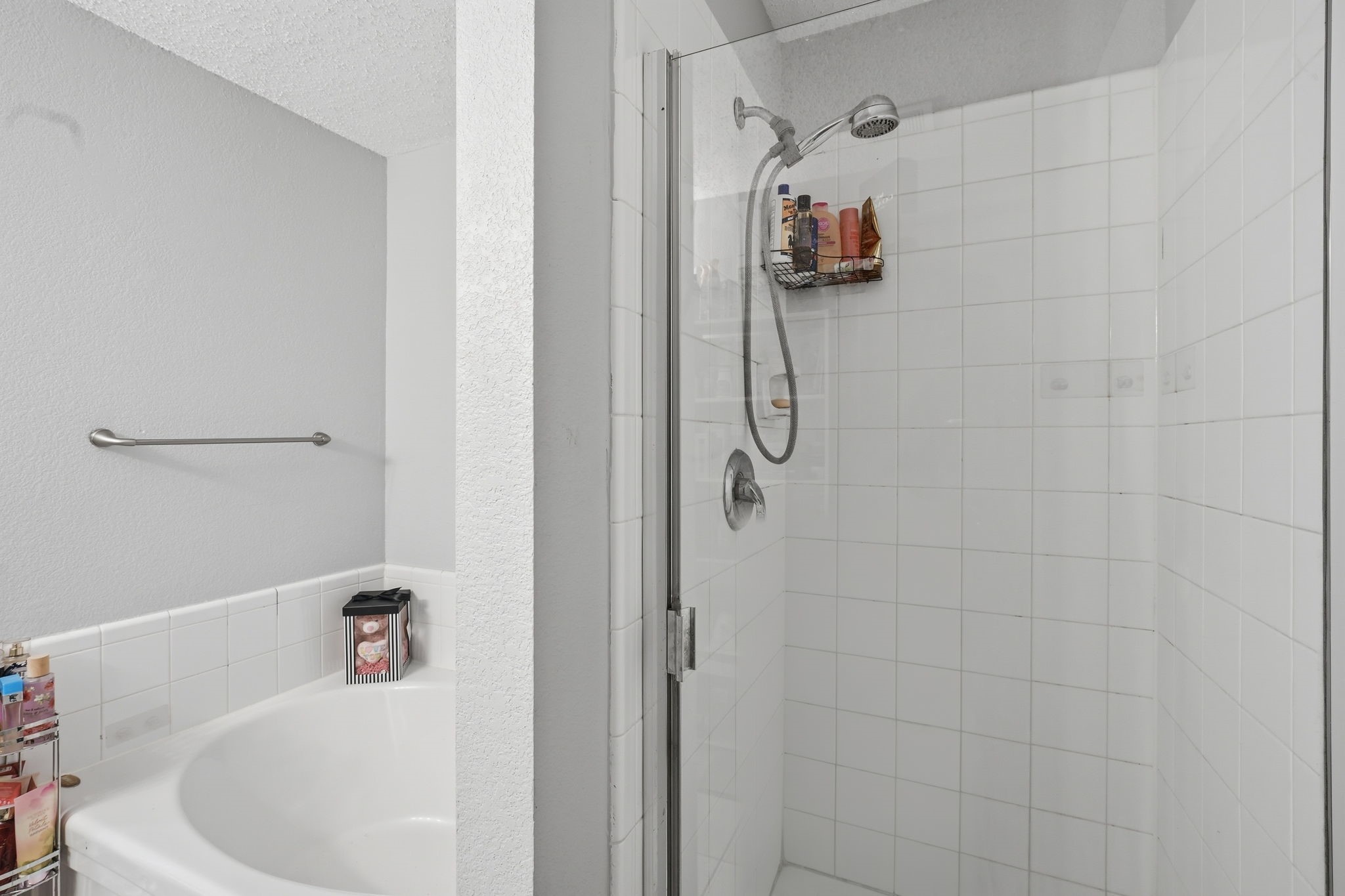 2458 Manchester Lane