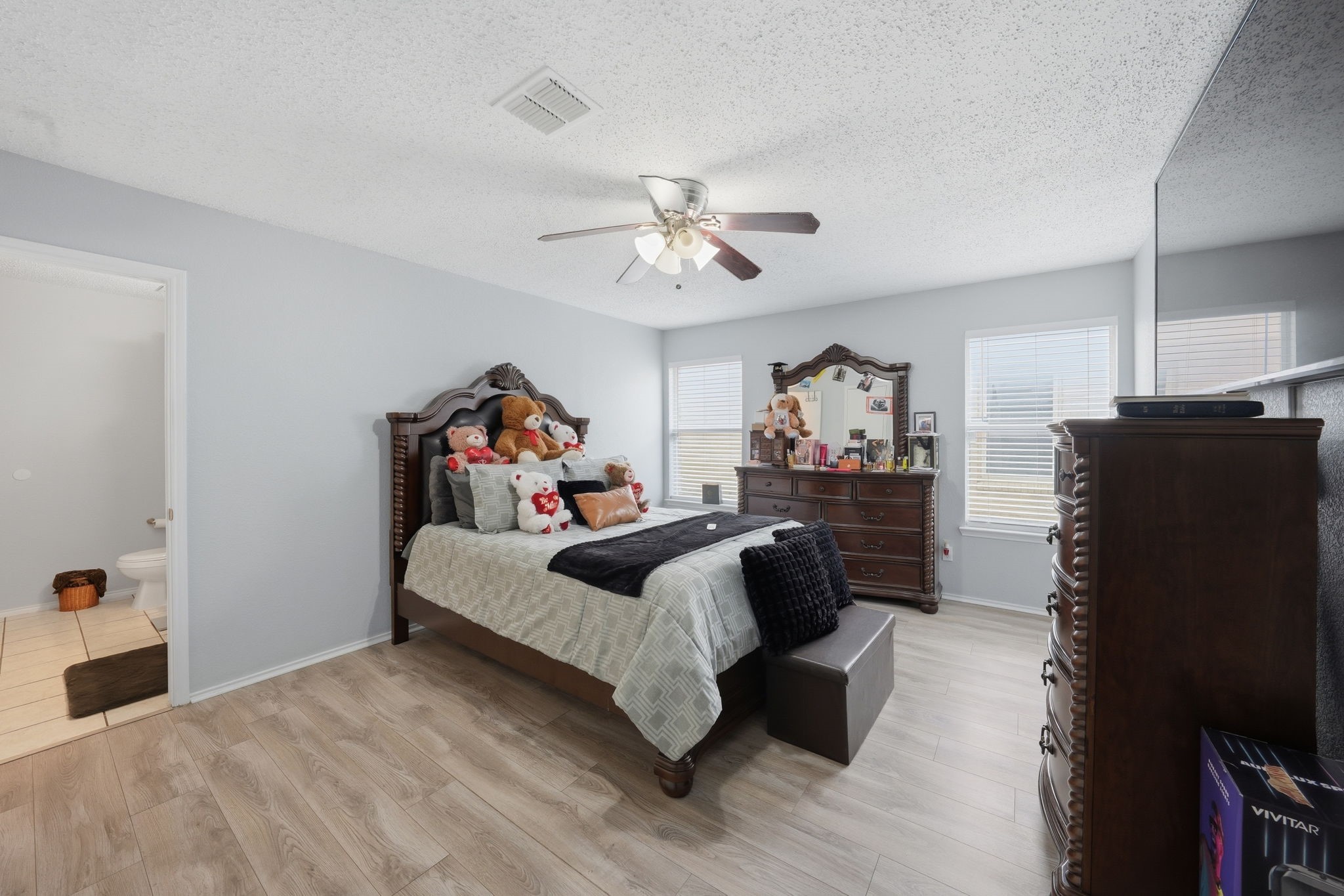 2458 Manchester Lane