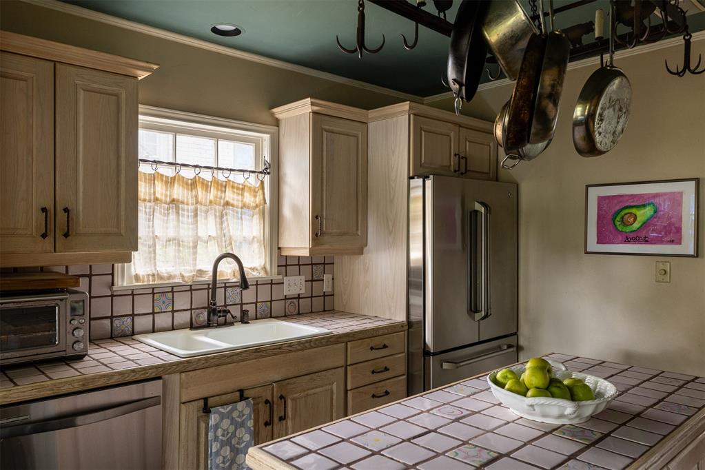 908 NW 39th Street