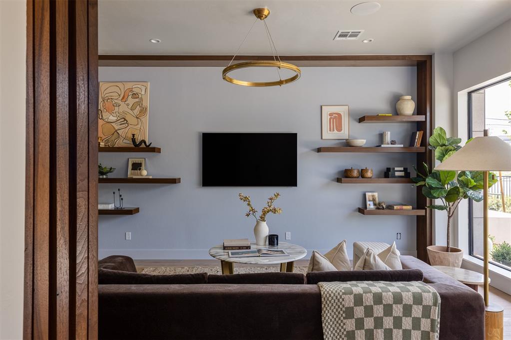 907 NW 9th Street Unit: B