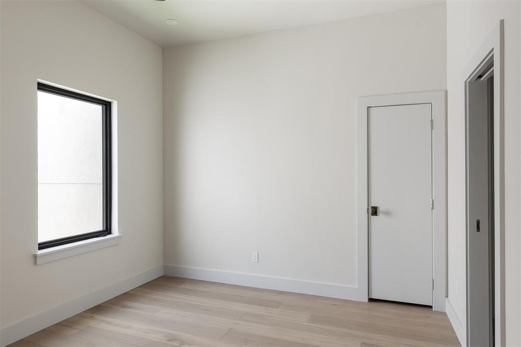 907 NW 9th Street Unit: B