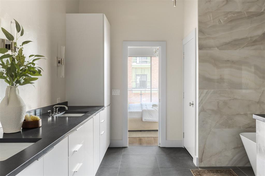 907 NW 9th Street Unit: B