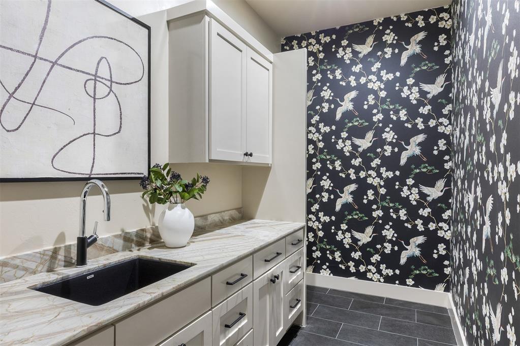 907 NW 9th Street Unit: B