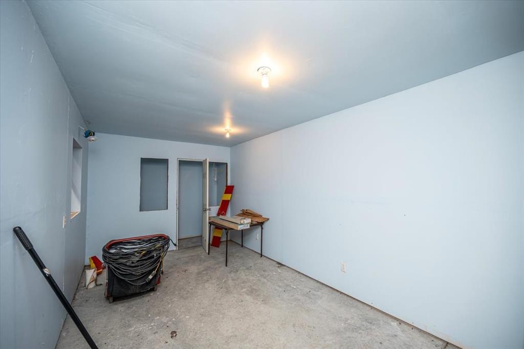 3709 Northwestern Drive