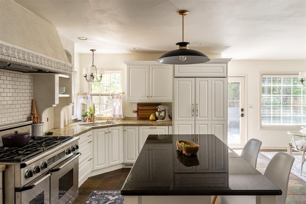616 NW 39th Drive