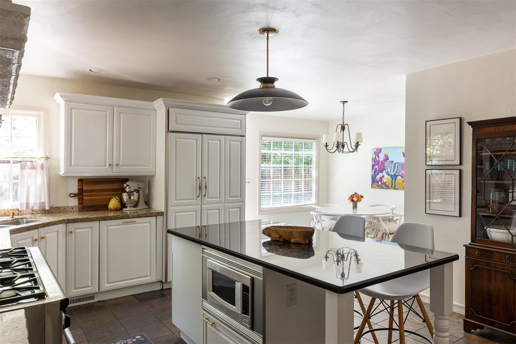616 NW 39th Drive