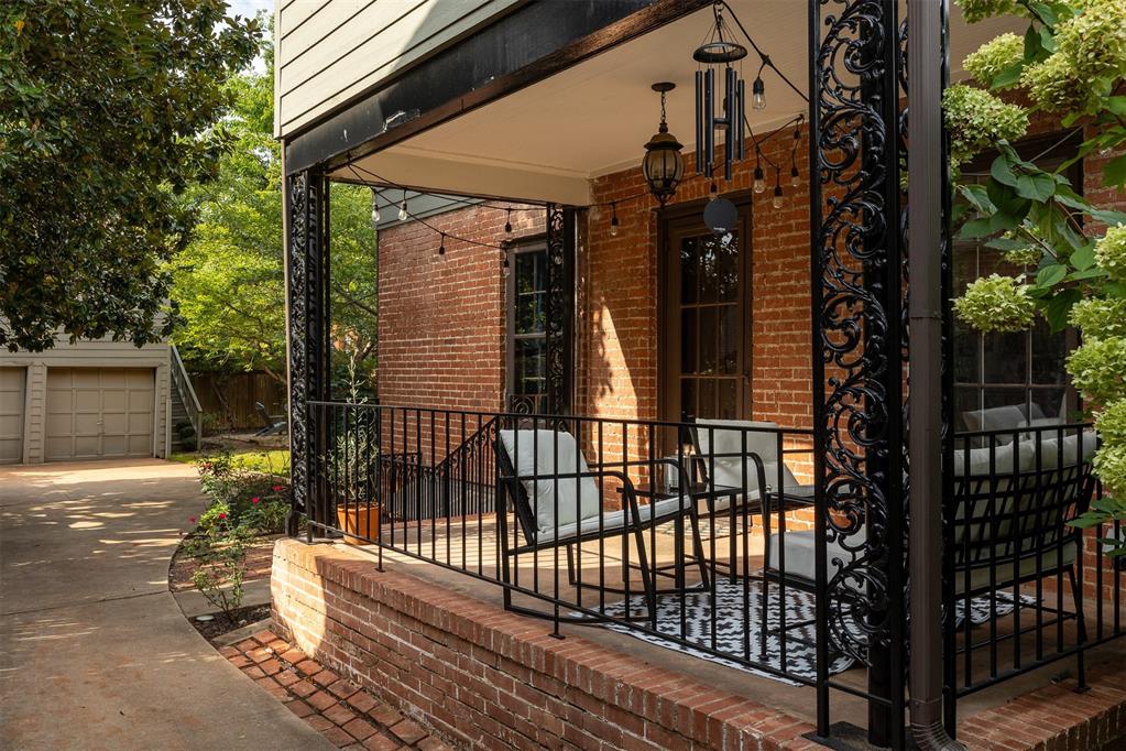 616 NW 39th Drive
