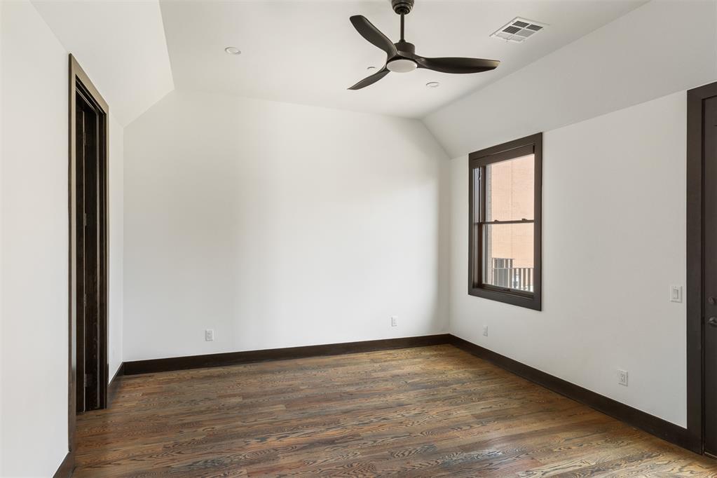 117 NE 3rd Street